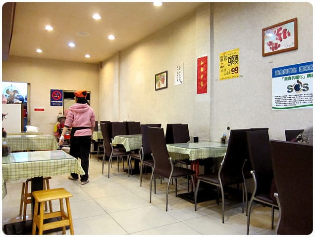 [基隆] 來到基隆廟口夜市、嘗嘗菜色豐富的詹家素食 (2013.01補照