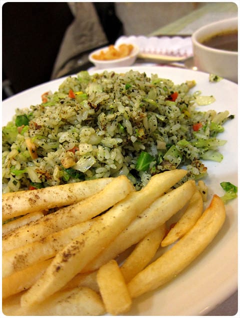 [基隆] 來到基隆廟口夜市、嘗嘗菜色豐富的詹家素食 (2013.01補照