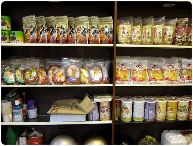 [基隆] 來到基隆廟口夜市、嘗嘗菜色豐富的詹家素食 (2013.01補照