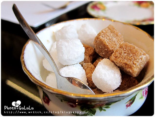 [台北] 這紫色水晶燈也太太太…太閃了吧！怡亨酒店下午茶 (葷素