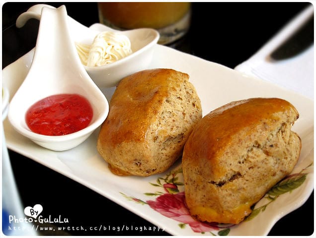 [台北] 這紫色水晶燈也太太太…太閃了吧！怡亨酒店下午茶 (葷素