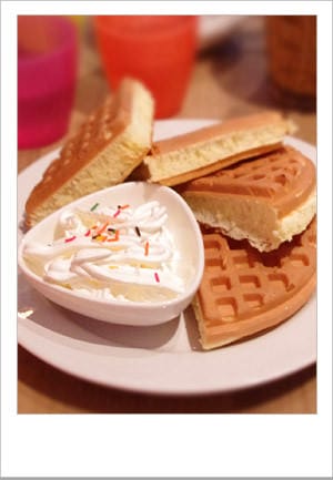 [新北] 彩虹咖啡 鬆餅｜黃金獵犬店長、板橋 新埔捷運旁 (葷素