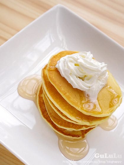 露露日常料理 ▌鬆餅粉做點心、鮮奶油蜂糖鬆餅、下午茶點心