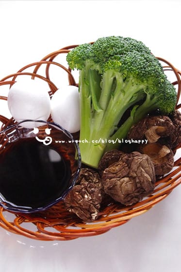 露露日常料理 ▌椰菜拌香菇