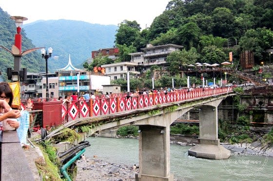 [新北] 烏來阿春美食店｜特色料理竹筒飯、原住民風情泡湯勝地 (葷素