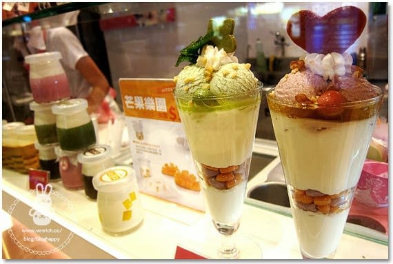 【台北】HITOS牛乳花．藝人小蜜桃姊姊的豆花店（微風店歇業