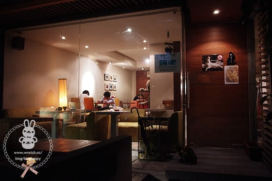 [台北] 極簡咖啡館．幸福貓咖啡（附貓照）師大夜市