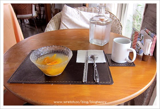 [南投] 草屯「60號咖啡館」稻田中的大房子 (葷素