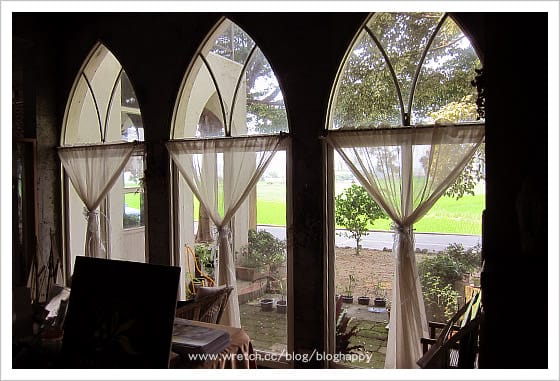 [南投] 草屯「60號咖啡館」稻田中的大房子 (葷素