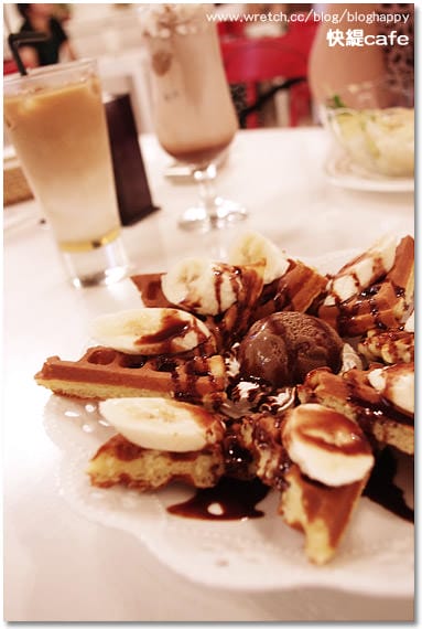 [新北] 板橋〔快緹cafe輕食館〕莎拉鬆餅可可咖啡通通來 (葷素