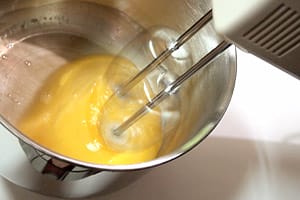 露露日常料理 ▌這盆栽真的可以吃！用榛果可可亞做出時髦點心～盆栽蛋糕