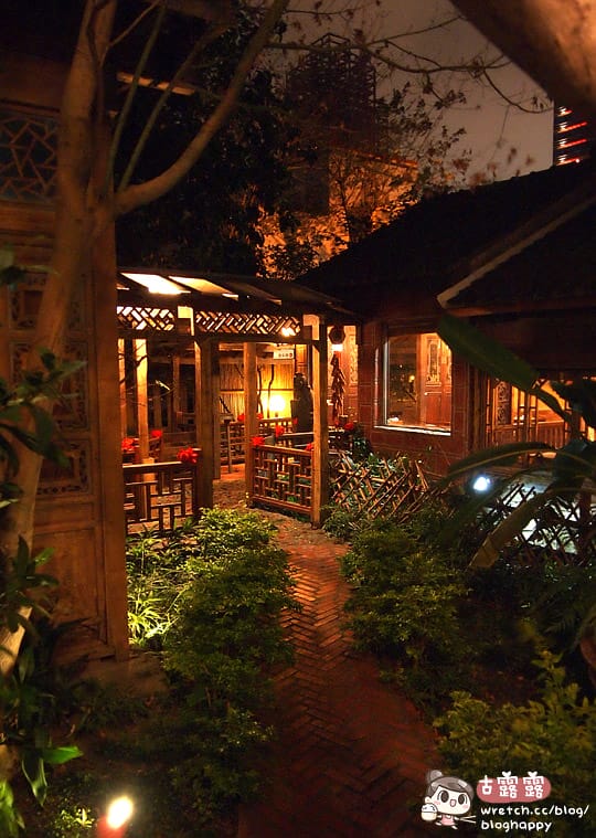 [台中] 就決定吃火鍋！環境超幽美還有水池｜耕讀園書香茶坊 (葷素