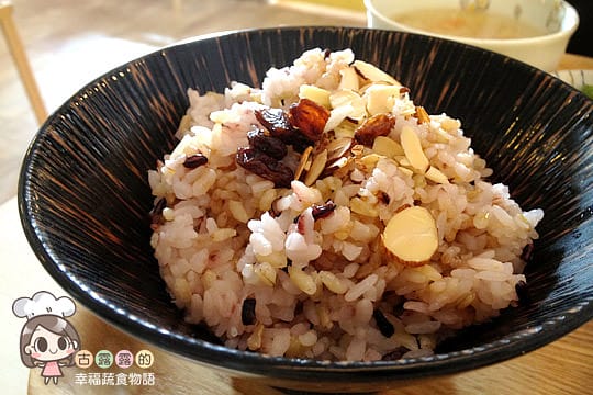 [新北] 北海岸可愛蔬食！小妹頭蔬食Cafe 咖啡｜三芝 (影音