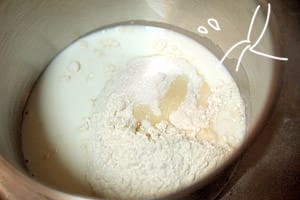 露露日常料理 ▌夾著重焙咖啡香的「咖啡肉桂捲」，與爽口雙活菌腰果禮盒！