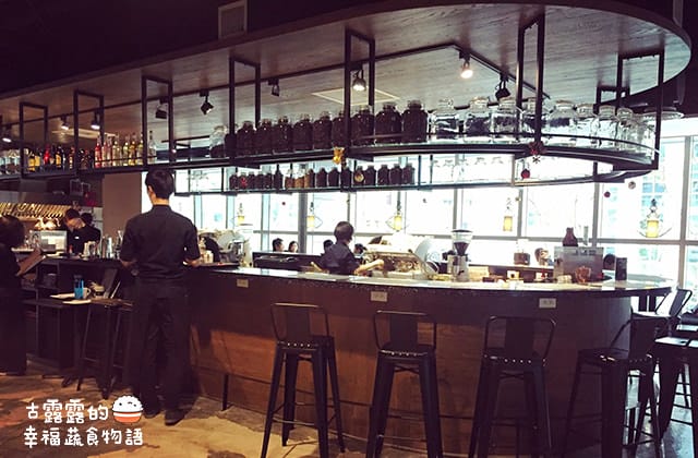 [台北] 湛盧咖啡 瑞光店｜wifi網路 插座 不限時咖啡店