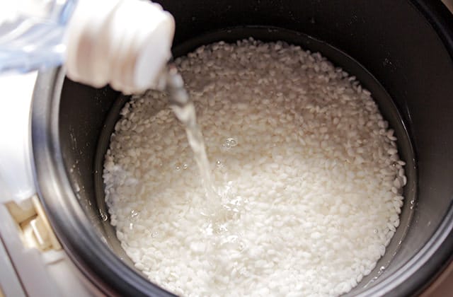 露露日常料理 ▌煮出香氣透鼻、Q彈的白米飯 (影音