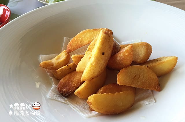 [新北] 馬蹄灣蔬食咖啡 (改貓踏浪) 海景餐廳 下午茶 Wifi ｜三芝淺水灣 (已歇業