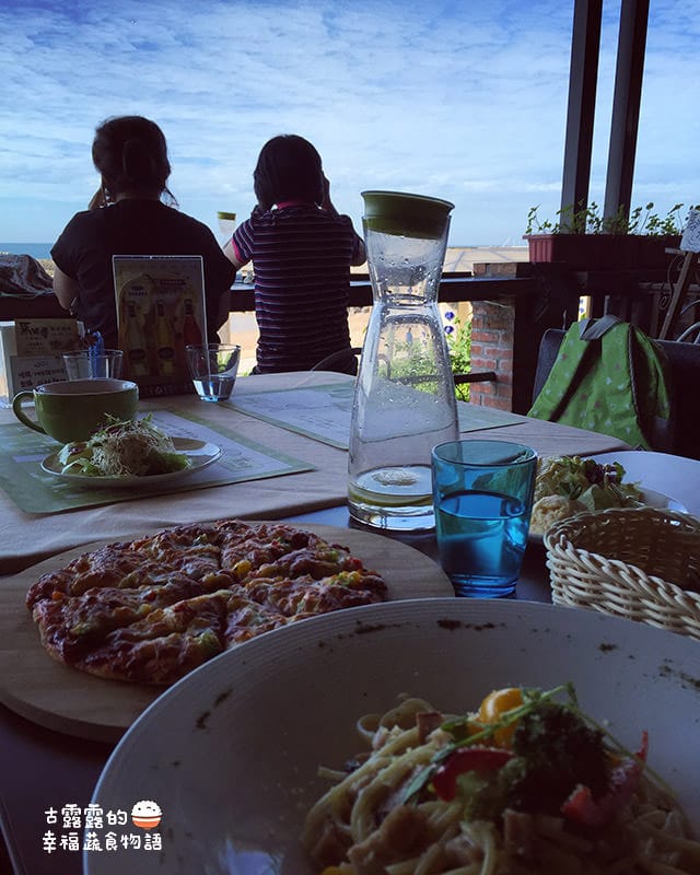 [新北] 馬蹄灣蔬食咖啡 (改貓踏浪) 海景餐廳 下午茶 Wifi ｜三芝淺水灣 (已歇業