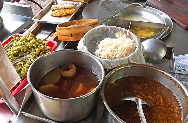 [新北] 文山茶園 大頭素食｜野薑花捲 苦茶油麵線 冷泡茶｜坪林區