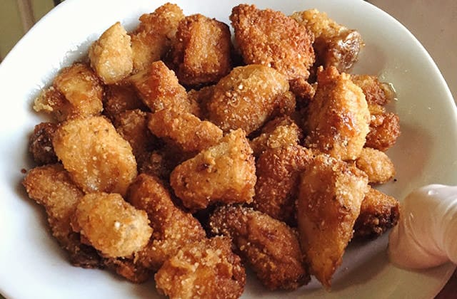 露露日常料理 ▌酥炸鮑魚菇｜欲罷不能的金黃誘惑 在家享受脆皮滋味