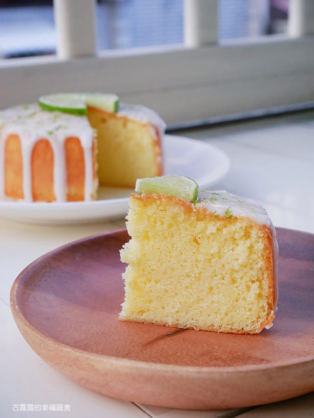 露露日常料理 ▌酸甜又淘氣的 檸檬糖霜蛋糕｜奶蛋素甜點｜漫畫料理