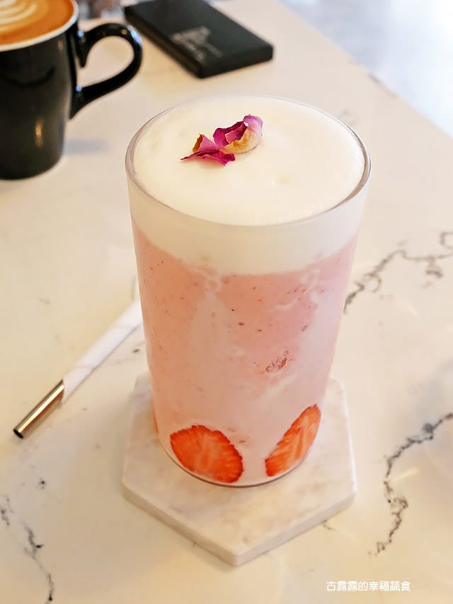 [台北] 小小樹食｜餐桌上的蔬食藝術 夢幻果昔必打卡！