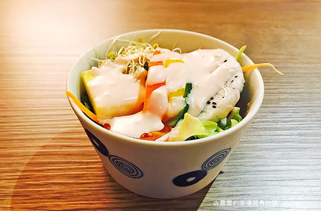 [高雄] DC蔬食餐廚-無菜單料理｜特派員出差美食 跟著吃素就對啦！