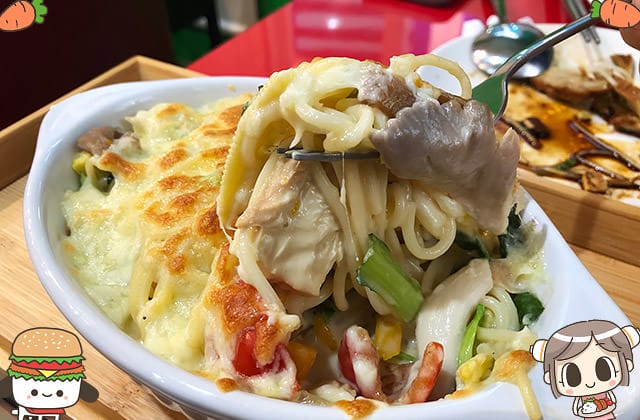 [新北] 甜羅勒素食義式廚房｜藍白建築的異國蔬食（已改為自助餐）