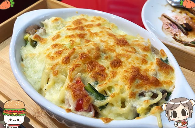 [新北] 甜羅勒素食義式廚房｜藍白建築的異國蔬食（已改為自助餐）