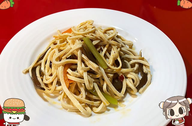[新北] 甜羅勒素食義式廚房｜藍白建築的異國蔬食（已改為自助餐）