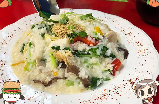 [新北] 甜羅勒素食義式廚房｜藍白建築的異國蔬食（已改為自助餐）