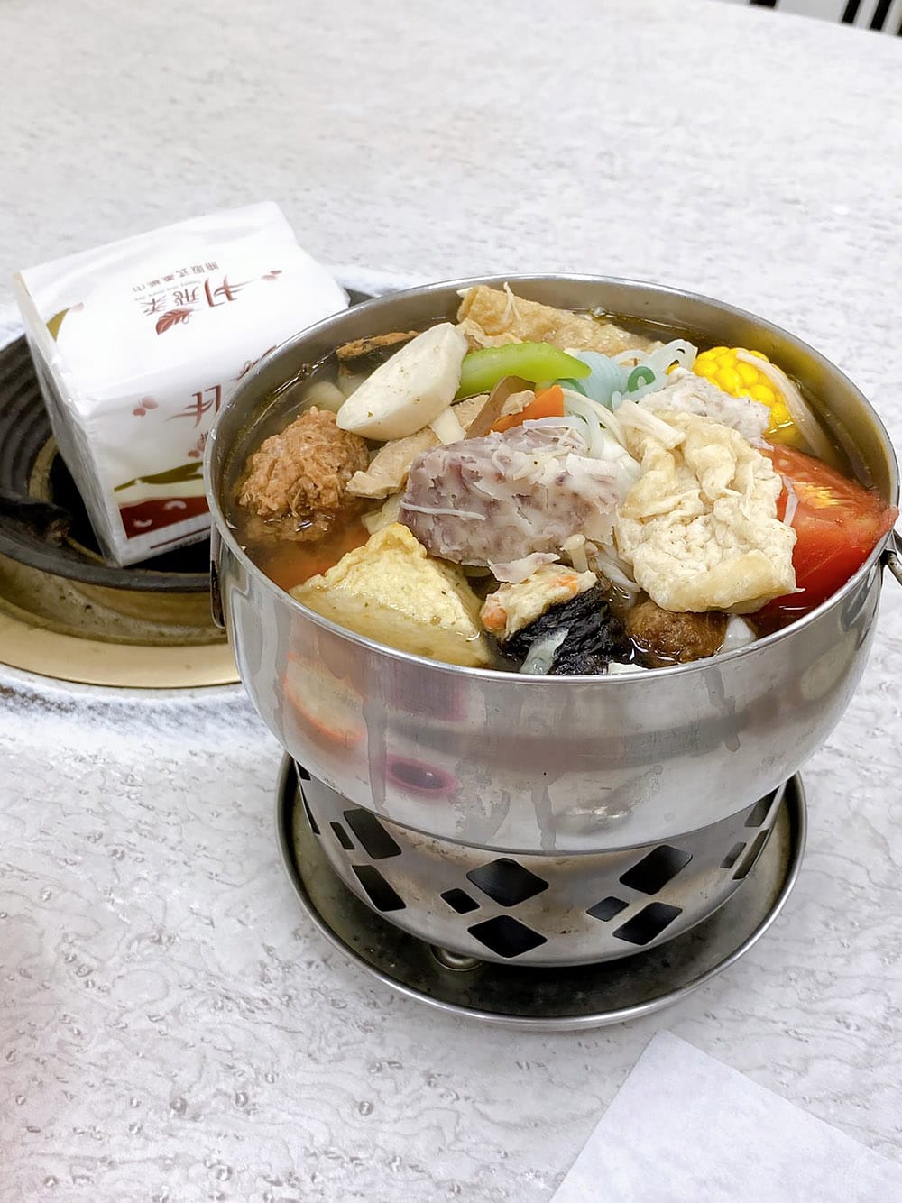 [台南] 宏恩素食火鍋城｜俗擱大碗份量足 花少少錢吃飽飽 – 佳里店