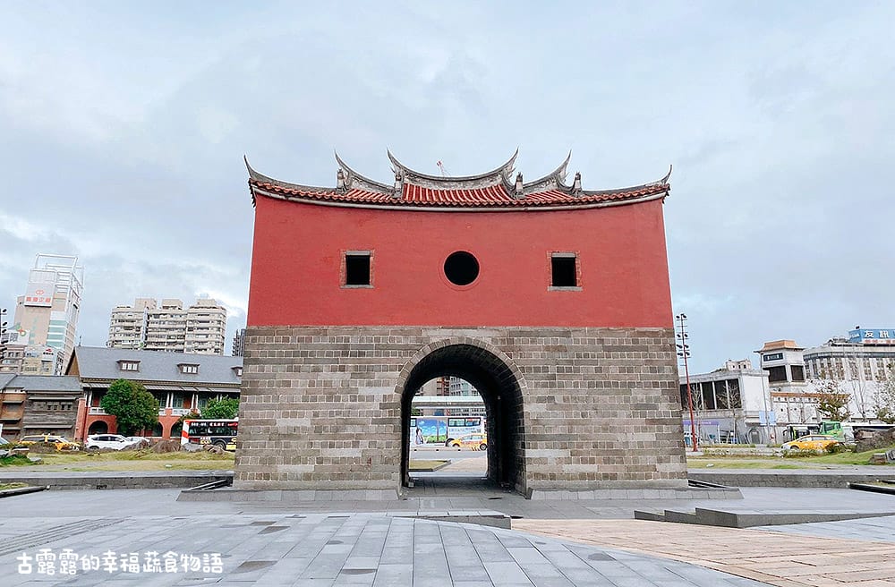 [台北] 純白咖啡館的北門風光｜MKCR 山小孩咖啡｜漫畫食記