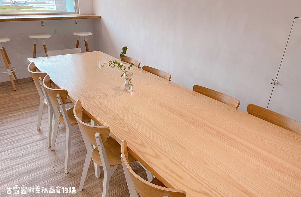 [台北] 純白咖啡館的北門風光｜MKCR 山小孩咖啡｜漫畫食記