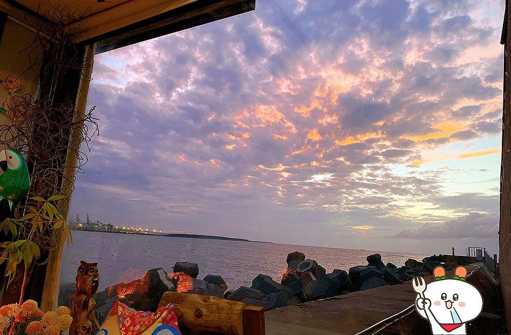 [新北] 淡水夕陽景觀 蔬食餐廳｜Coolife貓頭鷹藝品素食館。漁人碼頭