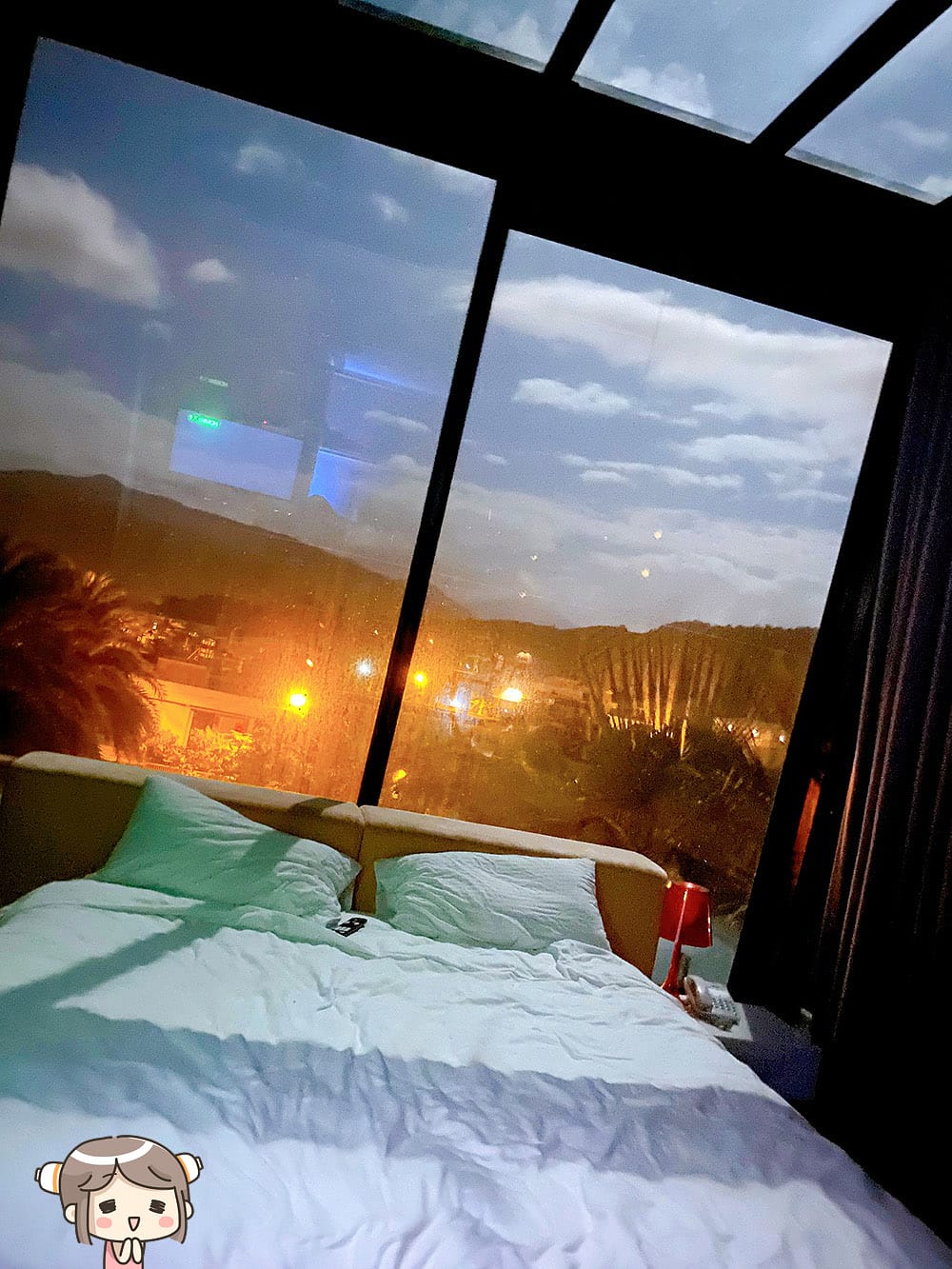 [宜蘭住宿] 稻田中的夢幻玻璃屋 躺著看星星｜水畔星墅時尚會館