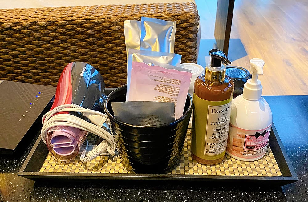 [宜蘭住宿] 稻田中的夢幻玻璃屋 躺著看星星｜水畔星墅時尚會館