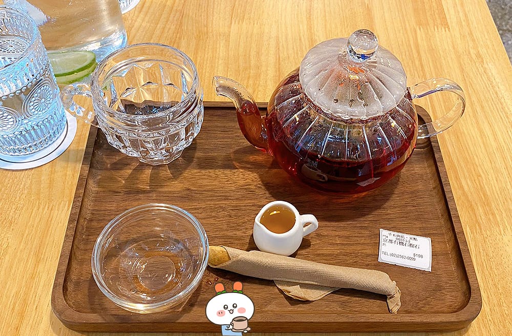 [台北] 都市中的小森林｜羊毛與花 ‧ 光點｜絕美玻璃屋咖啡廳