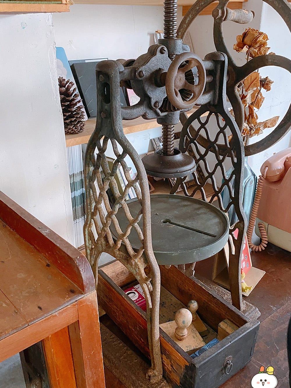 [台南] 老屋蹦出新滋味！「旭峯號之僾果鮮」80年老舊五金行 變身熱門打卡景點