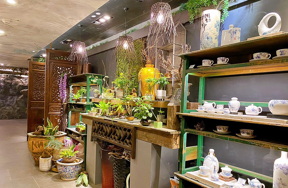 [台北] 素食深夜食堂 – 梅門防空洞｜名副其實的防空洞！古文物 藝術表演