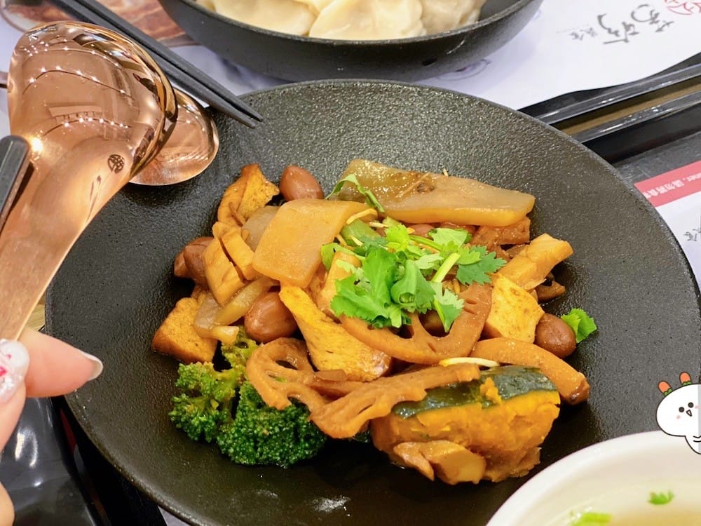 [新北] 芳珍蔬食｜八發雲集煎餃創意呈現，品嚐蔬食新滋味 (芳珍僅剩雲林 台南