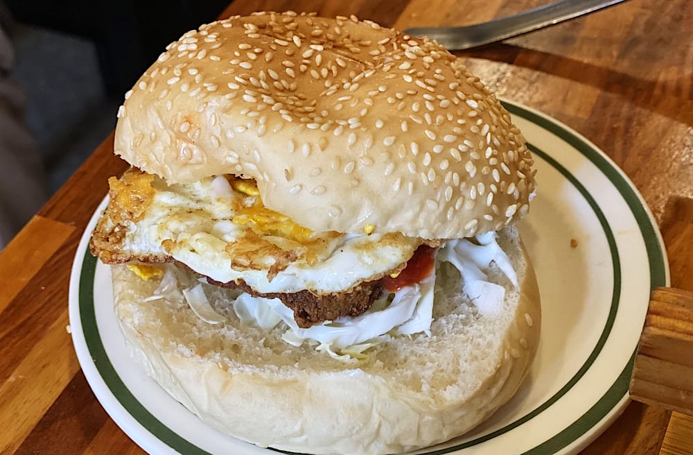 [新北] 滋味多素食｜素食漢堡、披薩、鍋燒麵一次滿足