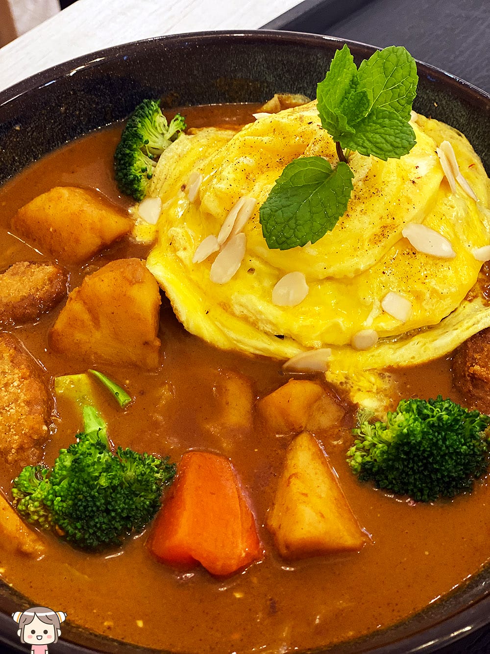 [新北] 藏身2樓的「菱紋蔬香咖啡館」素食生意這麼好？蛋包飯真的美味！