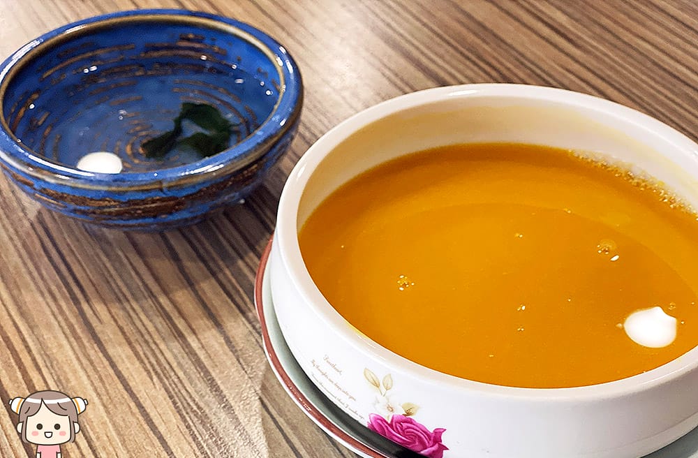 [台南] 台南蔬食「素心齋健康素食館」，香濃麻油炒飯和風味咖哩｜華平店