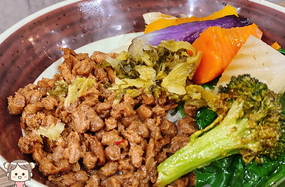 [新北] 楊家蔬食-麻辣蔬愿｜手工香G排外酥內嫩、還有獨家臭豆腐G排，好吃！