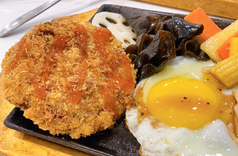 [台北] 金湯匙豆花坊｜從鐵板香酥排麵、到冰涼豆花甜品｜素食 簡餐便當