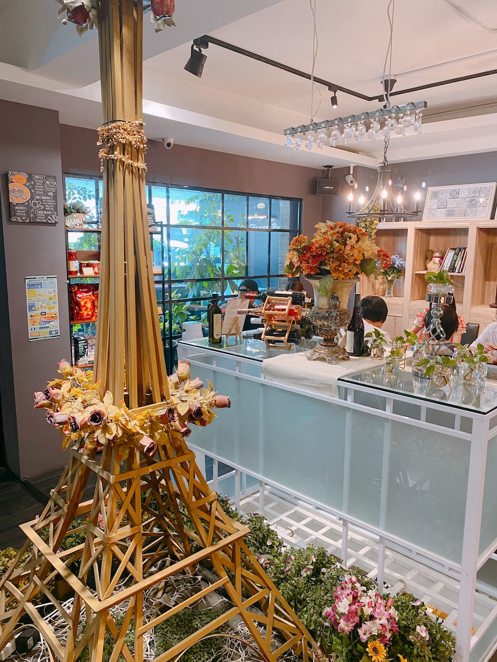 [台北] 蔬漫小姐回憶重現～未來肉漢堡與紅寶石果汁，美味依舊｜信義區蔬食