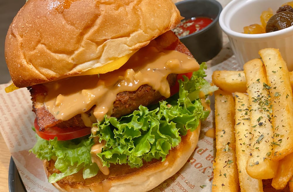 [台北] 蔬漫小姐回憶重現～未來肉漢堡與紅寶石果汁，美味依舊｜信義區蔬食