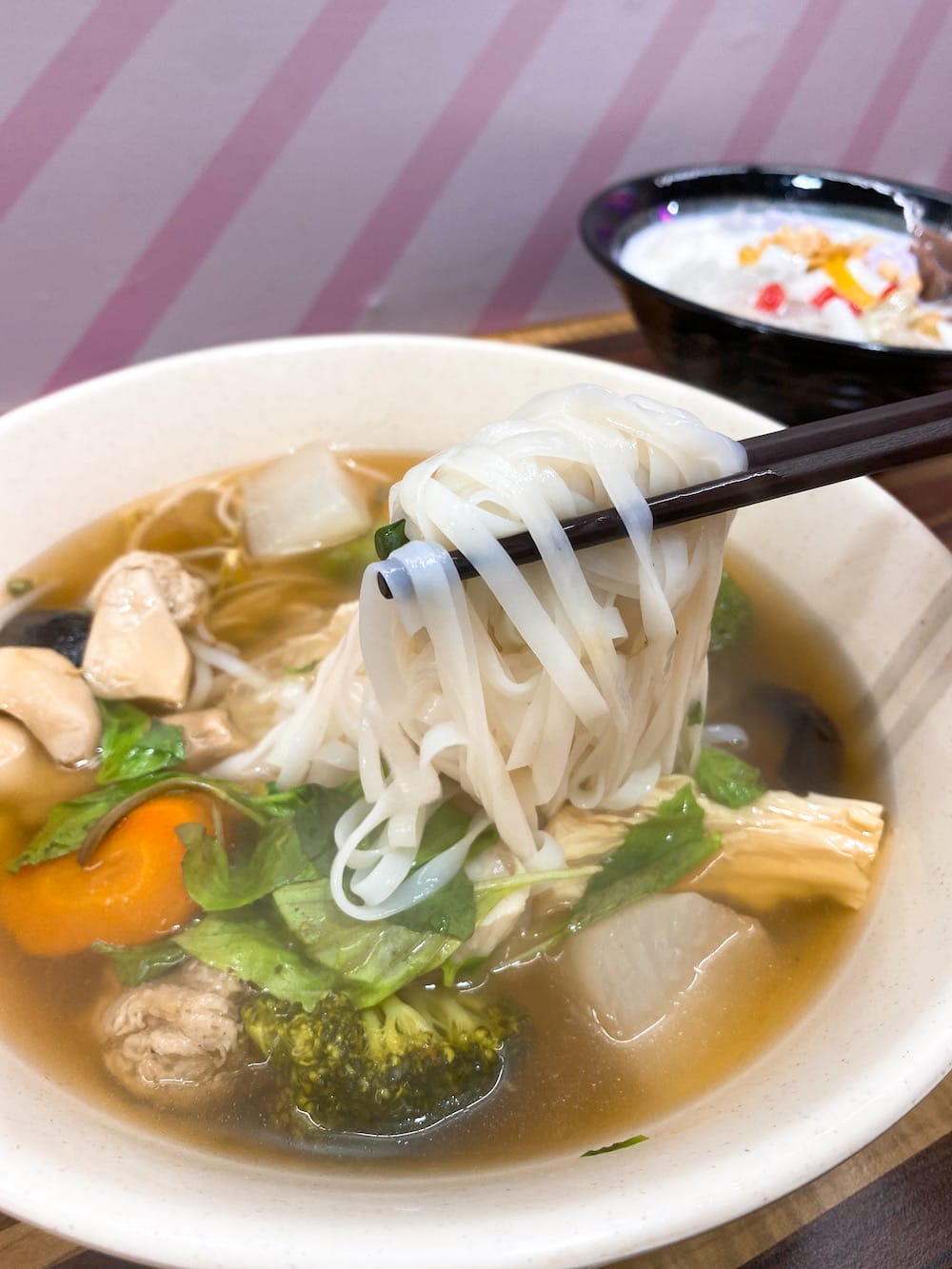 [台北] 越香素食｜台北饒河夜市的越南素食、甜點店｜河粉 摩摩喳喳