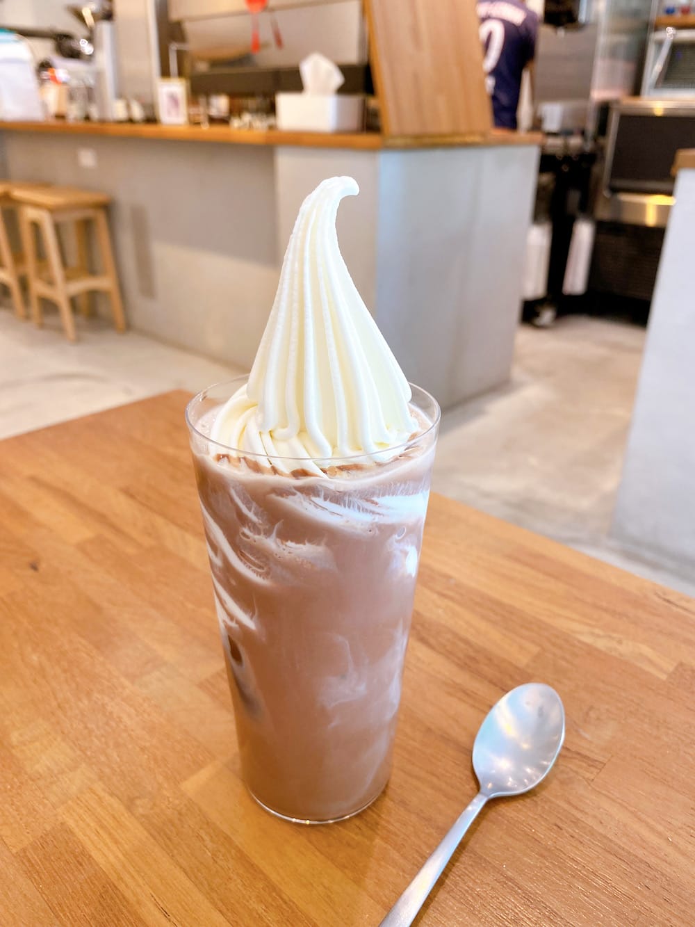 [新北] 咖啡錁Coffee Ké Studio｜藝術與咖啡，當冰淇淋佔據了我的漂浮可可